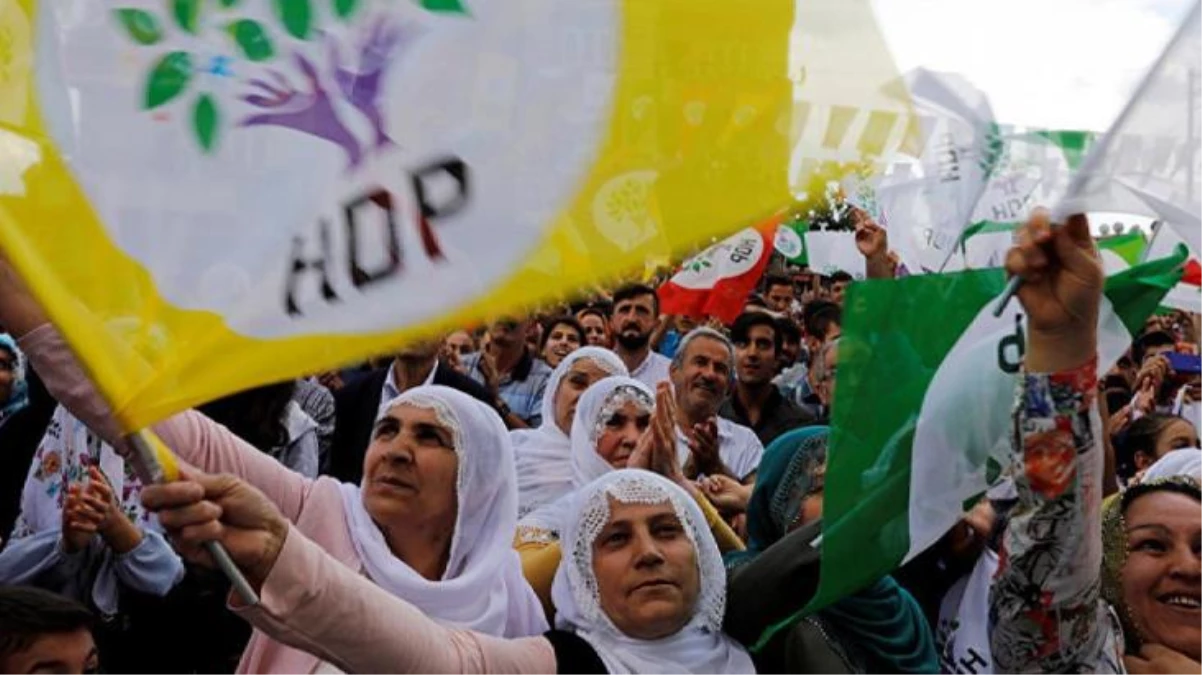 HDP\'den AYM\'ye başvuru: Kapatma davasıyla ilgili işlemler seçim sonrasına bırakılsın