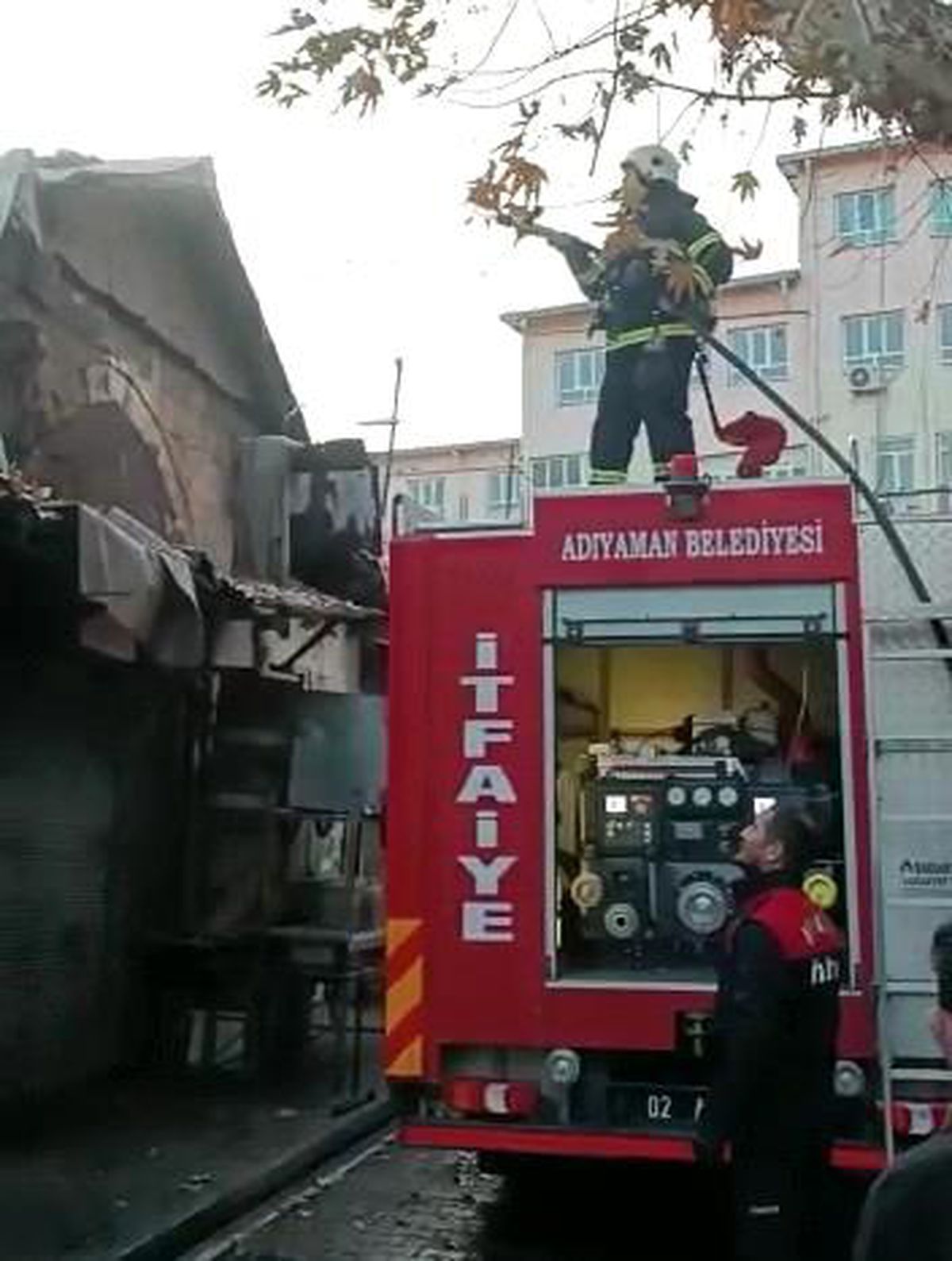 İş yerinde çıkan yangın korkuttu