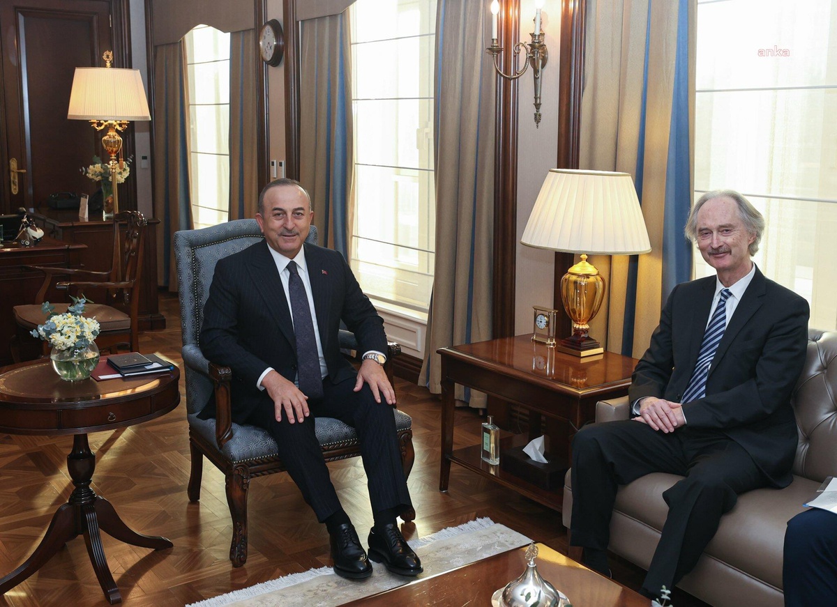 Mevlüt Çavuşoğlu, BM Genel Sekreteri\'nin Suriye Özel Temsilcisi Geır Pedersen ile Görüştü