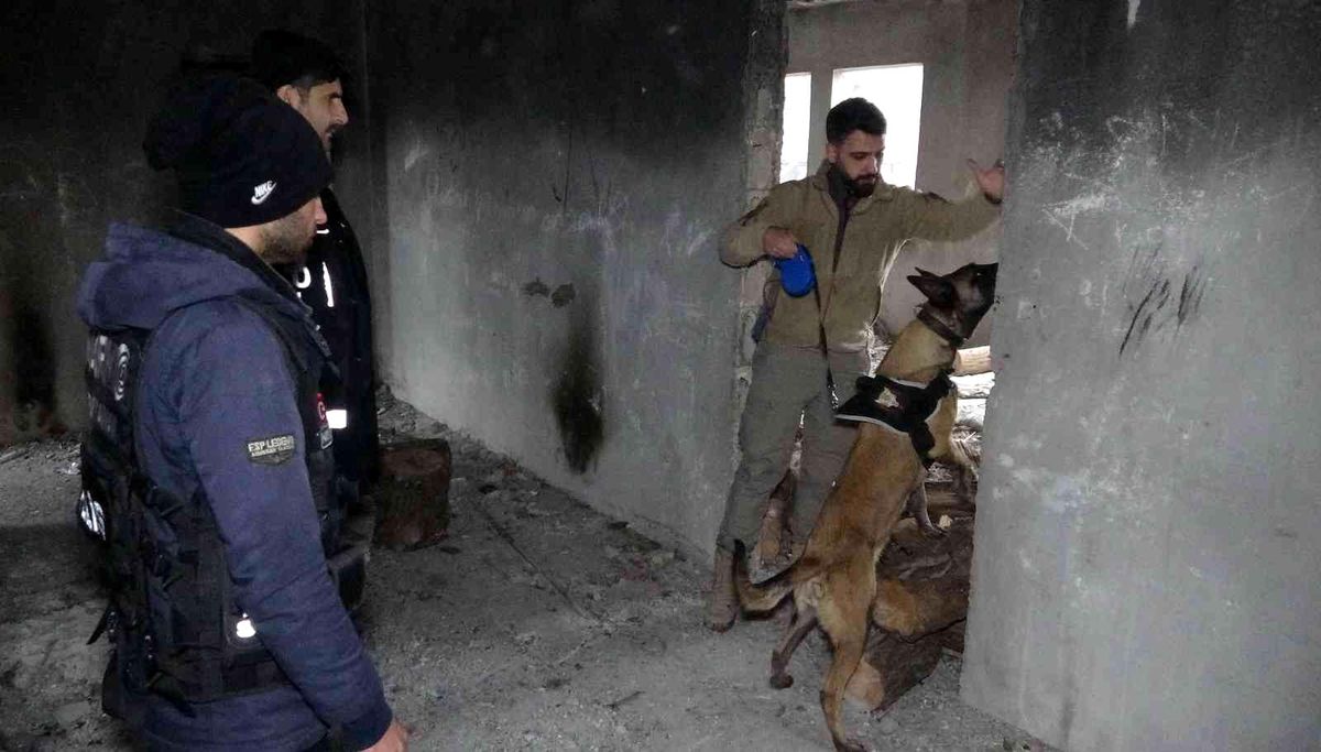 Polislerden metruk binalara baskın
