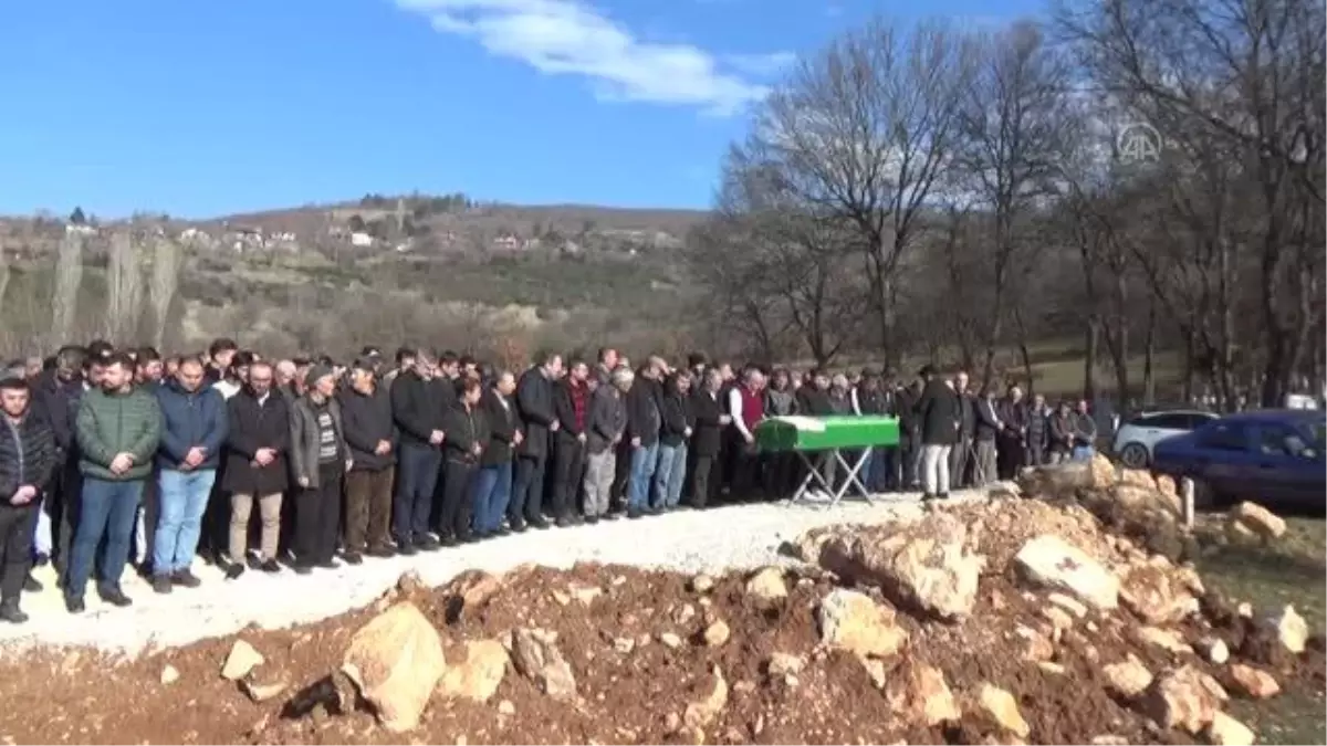 Trafik kazasında ölen lise öğrencisi toprağa verildi