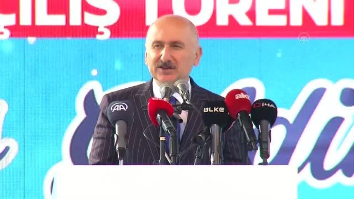 Ulaştırma ve Altyapı Bakanı Karaismailoğlu, Sultangazi\'de konuştu (2)
