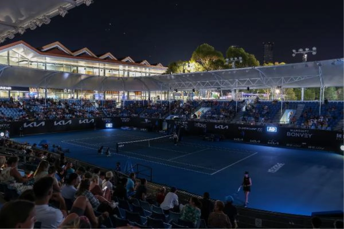 Avustralya Açık Tenis Turnuvası\'nda Rus ve Belarus bayrağının açılması yasaklandı