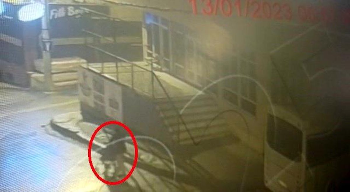 Bursa\'da çaldıkları çelik kasayı bebek arabasıyla götürdüler