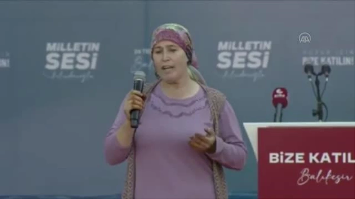 CHP\'nin Balıkesir mitinginde konuşan pazarcı kadın ve eşi AK Parti\'ye üye oldu