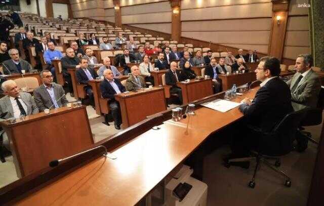 Cumhurbaşkanı adayı olarak adı geçen İmamoğlu'na bir destek ziyareti daha! 60 kişi toplanıp gittiler