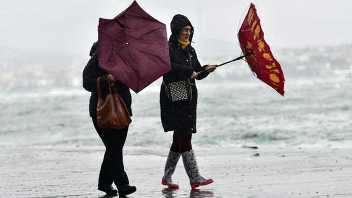 İstanbullular bu tarih aralığına dikkat! Valilik'ten kuvvetli fırtına uyarısı