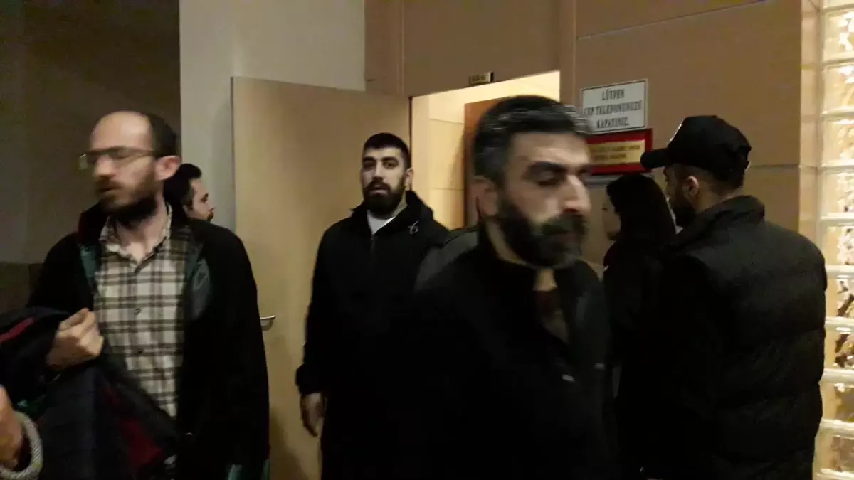 Karakolda İşkence ve Kötü Muameleye Maruz Kaldıklarını İddia Eden Baba ve Oğlunun Yargılandığı Davada, Müşteki Polislere Zorla Getirme Kararı