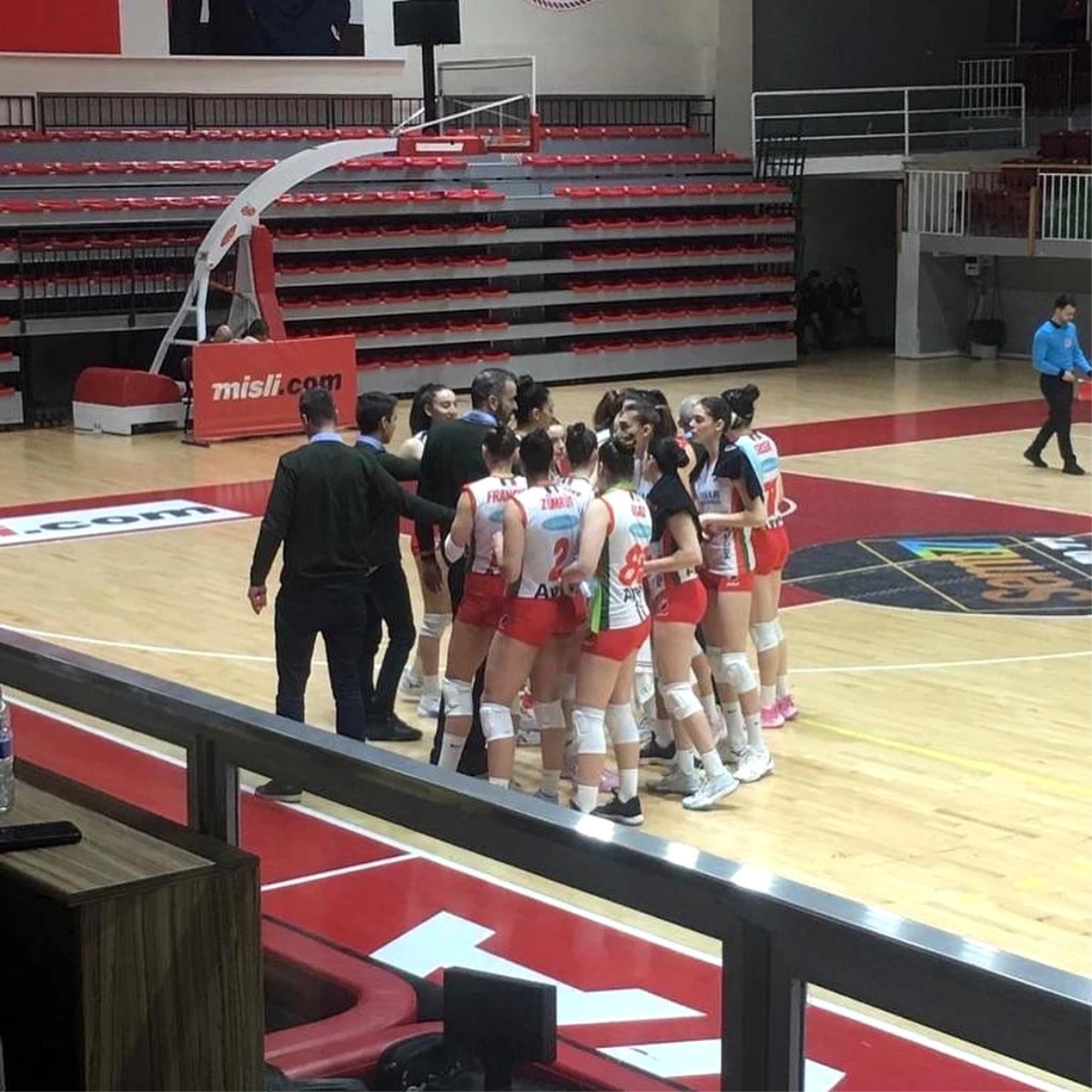 KSK Voleybol\'un gözü play-off\'ta