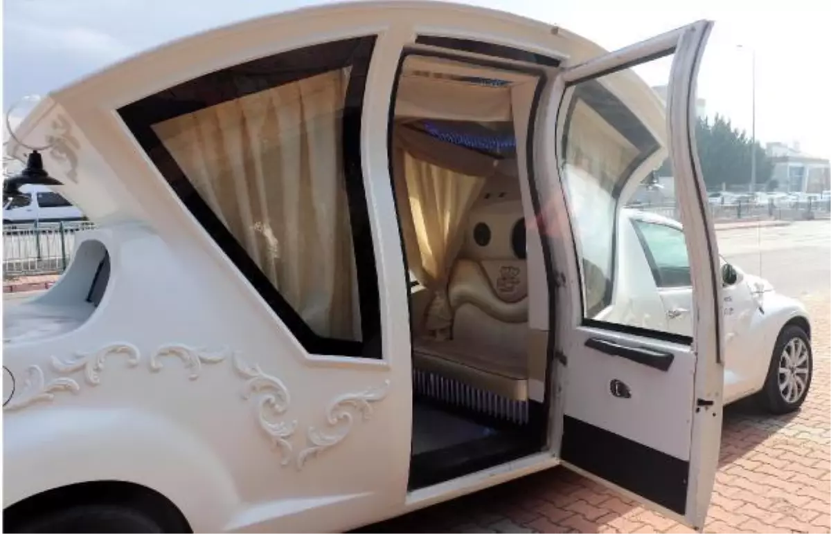 \'KÜLKEDİSİ ARABASI\'NA BENZEYEN OTOMOBİLİYLE KAZAKİSTAN\'DAN KAYSERİ\'YE GELDİ