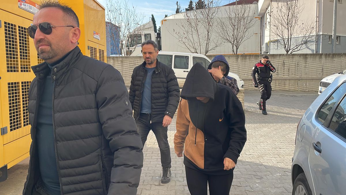 Samsun\'da evlerden hırsızlık yaptıkları iddiasıyla 3 kadın zanlı yakalandı