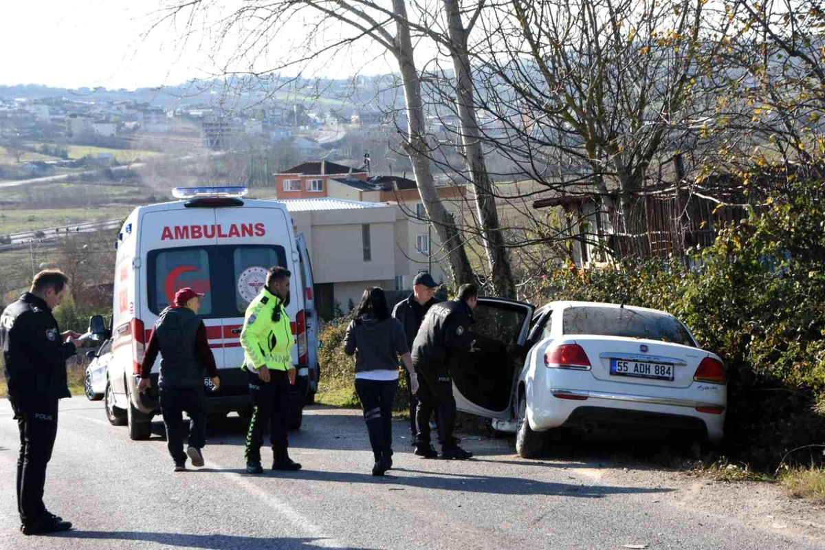 Sinop\'ta minibüsle otomobil çarpıştı: 1 yaralı