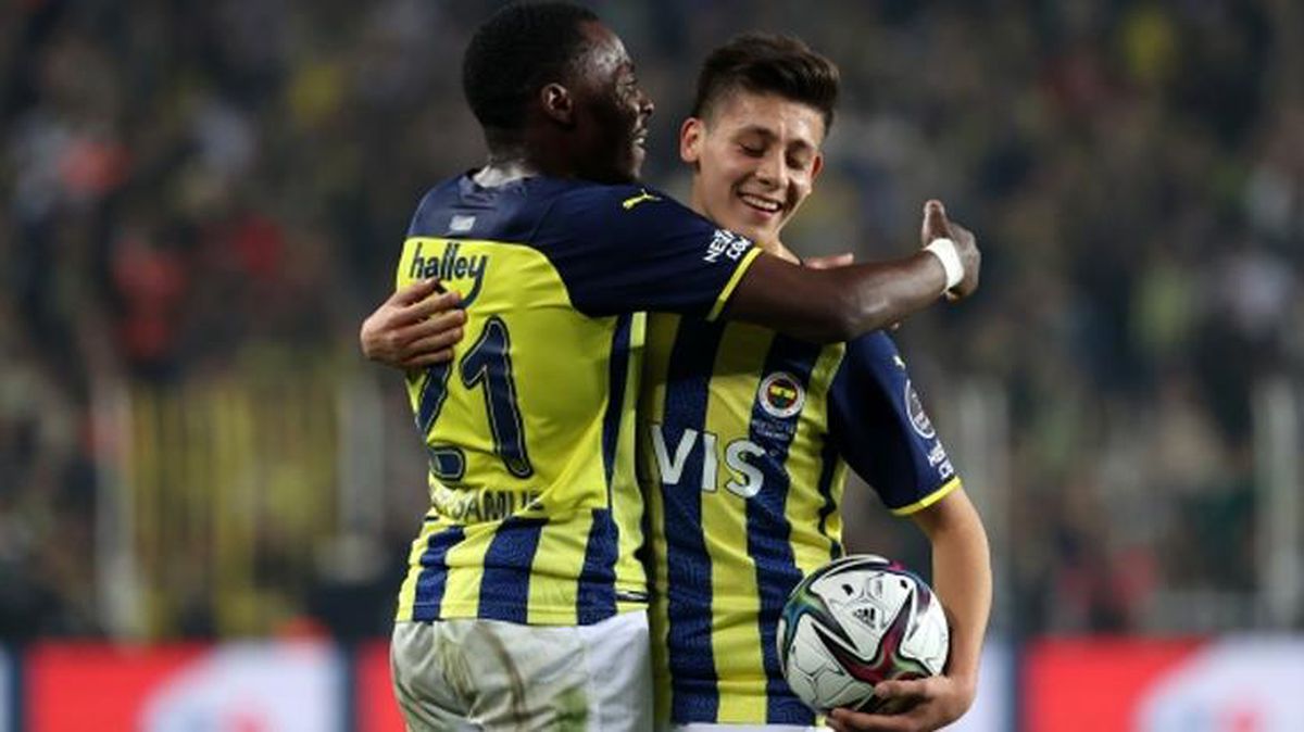 Bu teklifi reddetmek imkansız! Fenerbahçe taraftarının göz bebeği dev lige gidiyor