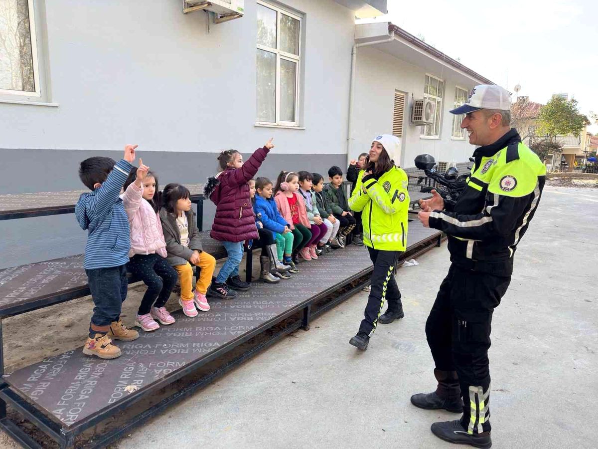 Aydın\'da 17 anasınıfı öğrencisi "trafik dedektifi" oldu