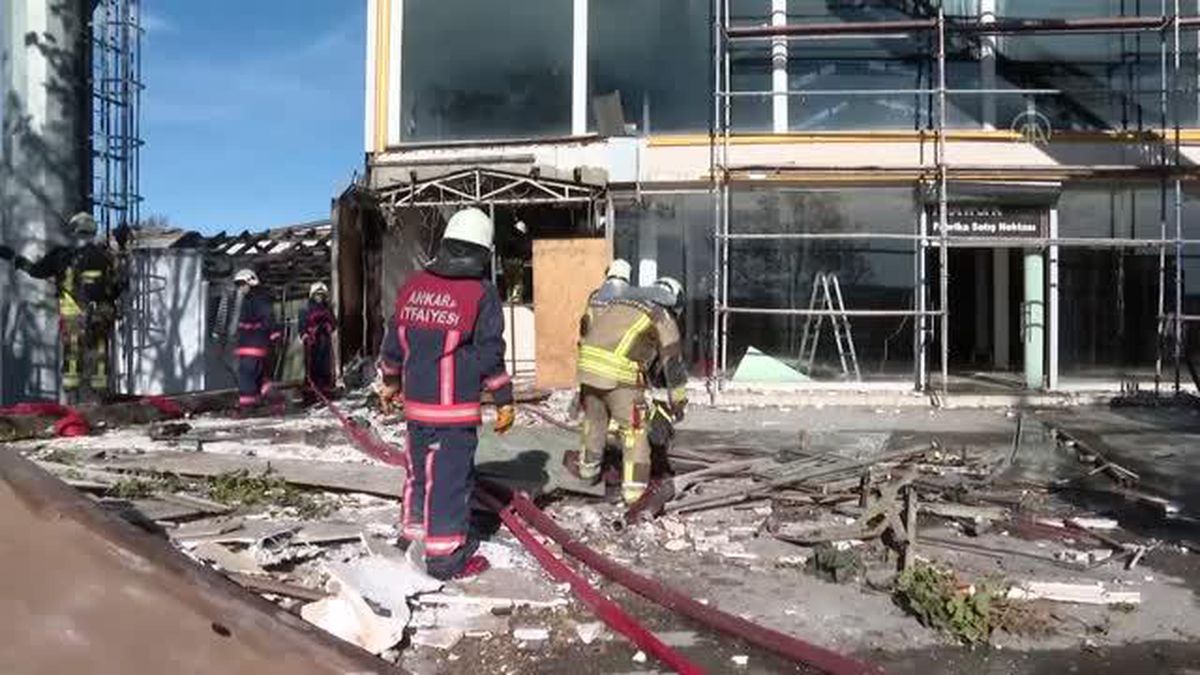 Başkentte halı mağazasında çıkan yangın hasara neden oldu