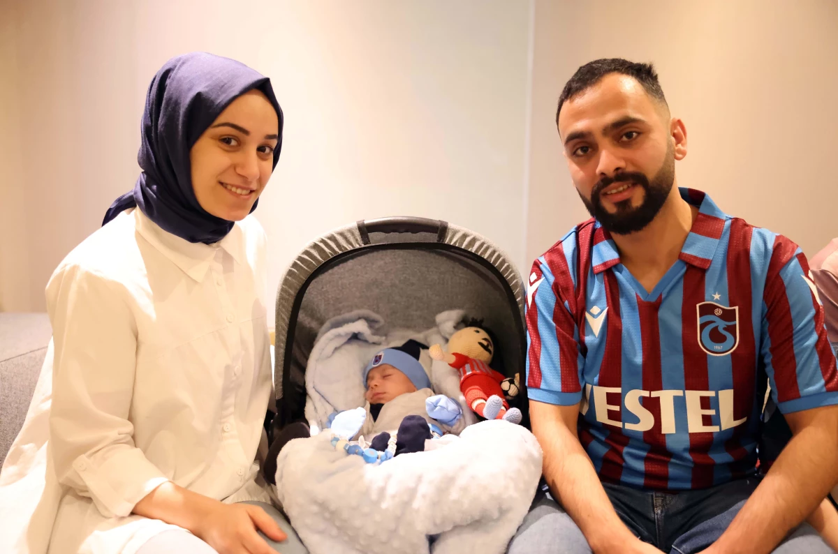 Bebeklerine "Uğurcan Çakır" adını veren aileden Trabzonsporlu futbolcuya ziyaret