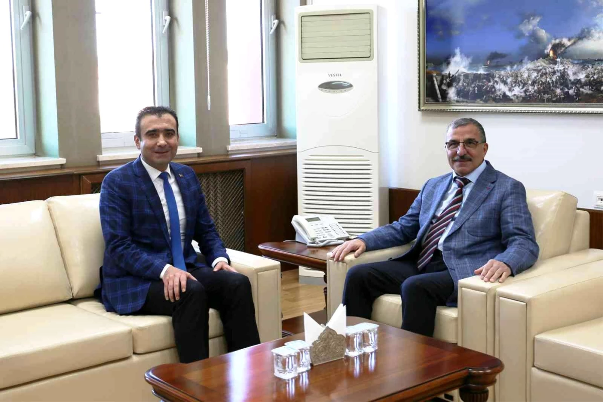 Belediye Başkanı Kalaycı, KMÜ Rektörü Gavgalı\'yı ziyaret etti
