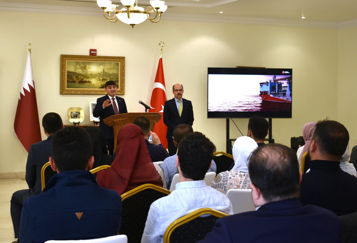 Doha Büyükelçisi Göksu, Türkiye mezunlarıyla bir araya geldi