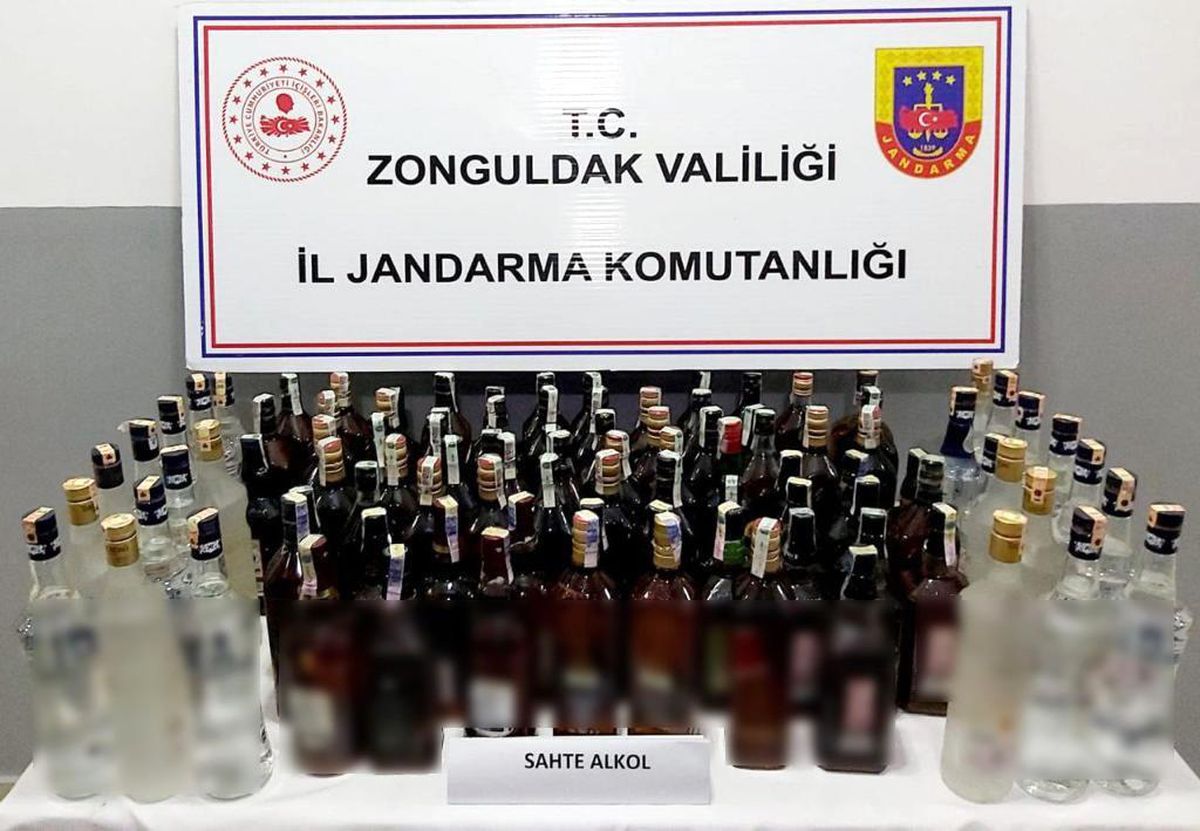 Durdurulan araçtan çok sayıda kaçak alkol ele geçirildi