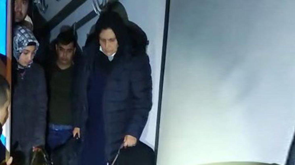 Ekiplerin şüphesi boşa çıkmadı! 'Et taşıyoruz' dedikleri kamyonun kasasından 23 kaçak göçmen çıktı