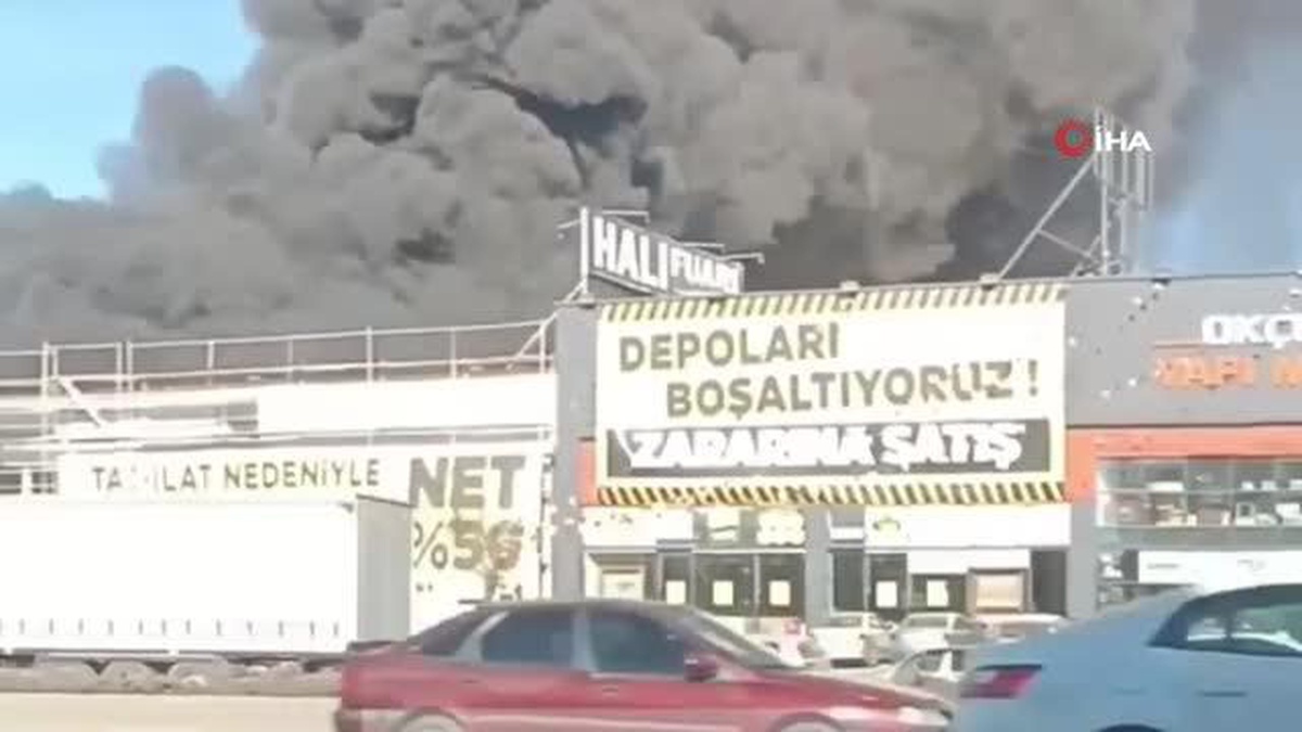 Halı mağazasında yangın: Dumanlar gökyüzünü sardı