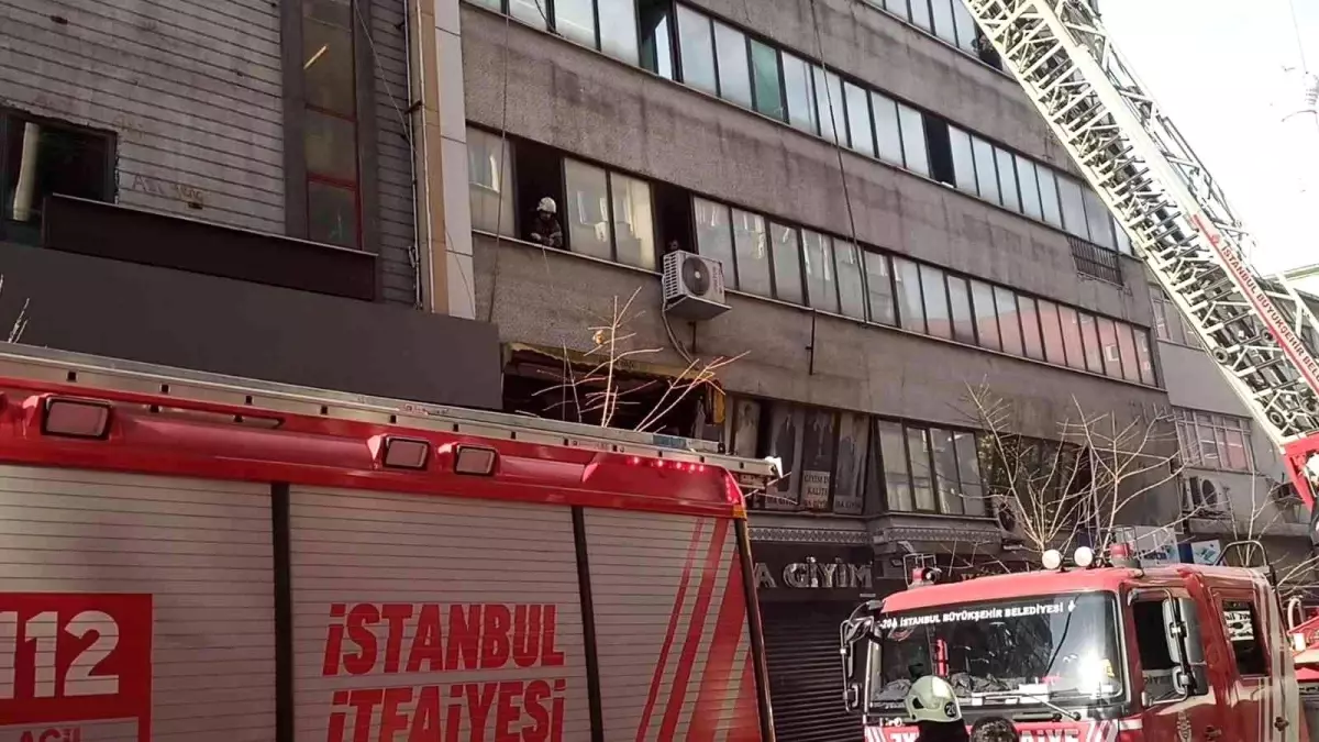 Kağıthane'de restoranda yangın paniği