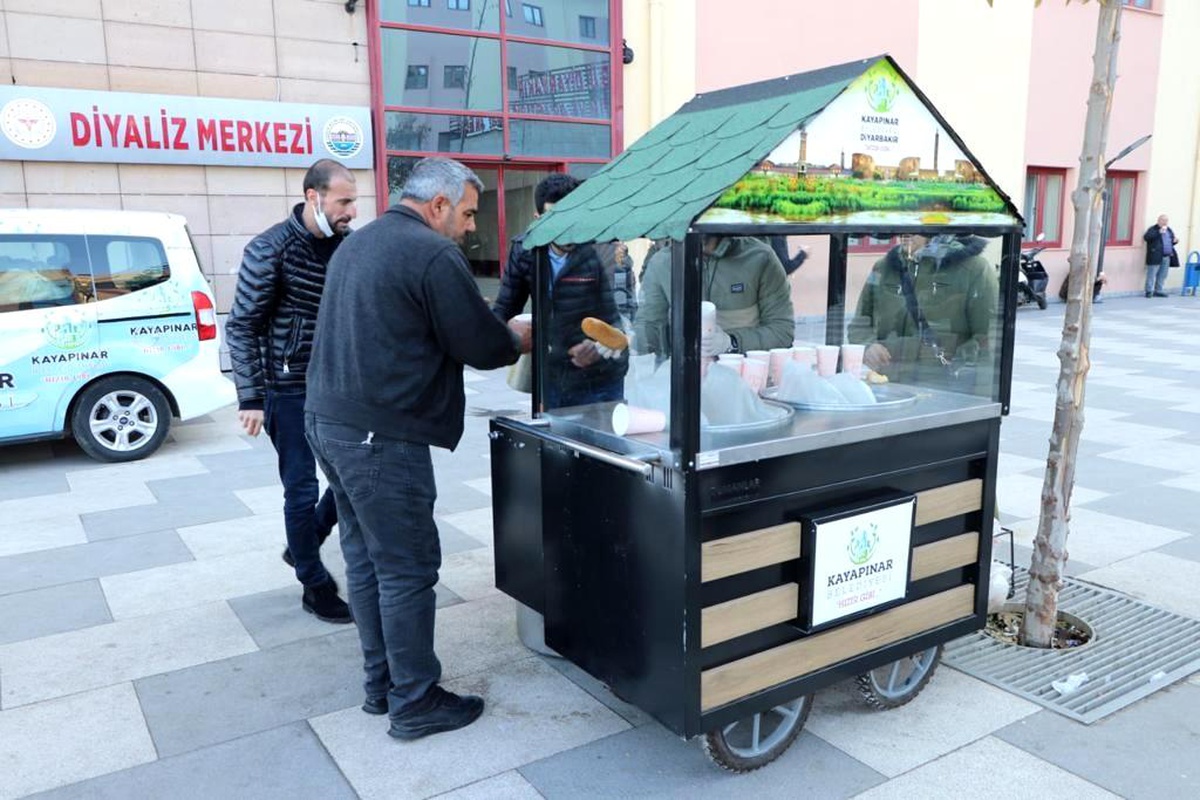 Diyarbakır\'da Kayapınar Belediyesi\'nden "çorba" ikramı