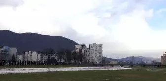 SARAYBOSNA - Bosna Hersek ve Sırbistan'da şiddetli yağışlar sele neden oldu