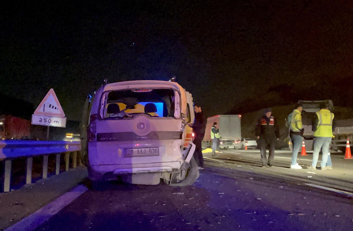 Sarıyer\'deki trafik kazasında bir kişi öldü, iki kişi yaralandı