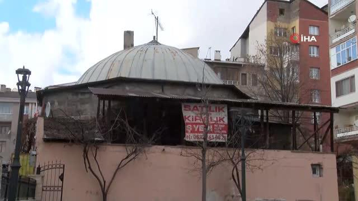 Tarihi hamam yıllara direndi, bürokrasiye yenildi