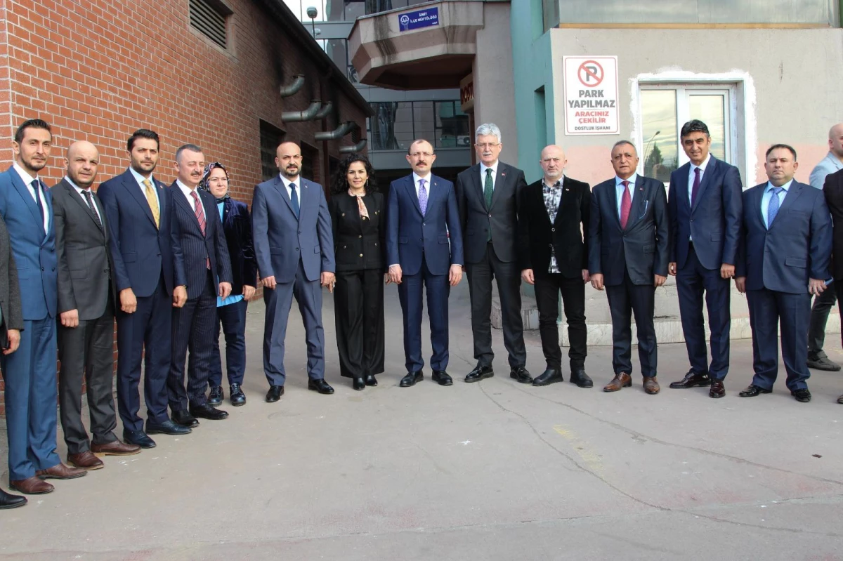 Ticaret Bakanı Muş, Kocaeli\'de ziyaretlerde bulundu