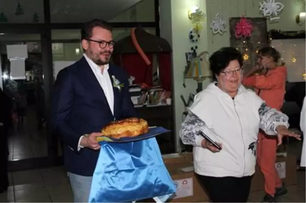 Türkiye\'deki Ukraynalı mülteci çocuklara malzeme desteği