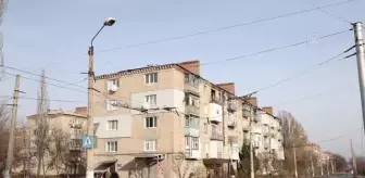 Ukrayna'daki çatışmalarda harabeye dönen Bahmut'ta yaşam mermilerin altında sürüyor