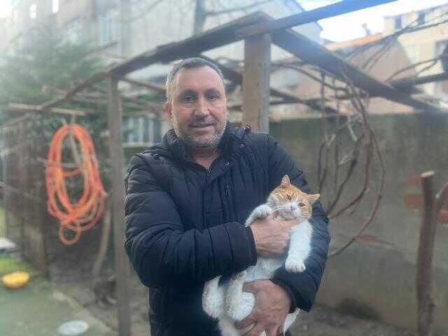 Yaralı kediye yardım edene silah doğrulttu, tutuklandı