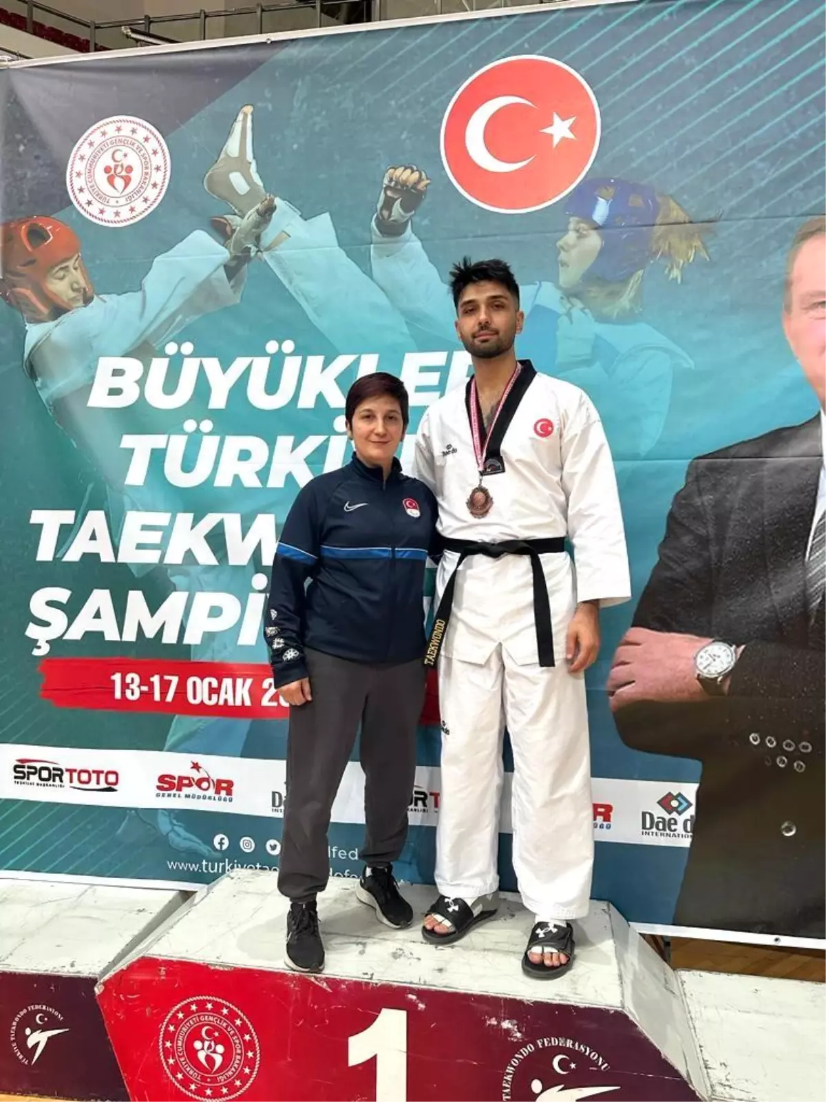 Yunusemreli taekwondocu Şahin Çelebi Türkiye 3\'ncüsü oldu