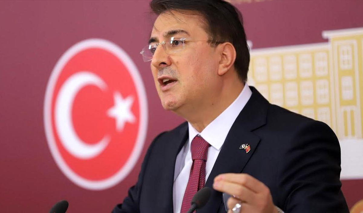 Aydemir: \'Bizi tarif eden eser siyasetidir\'