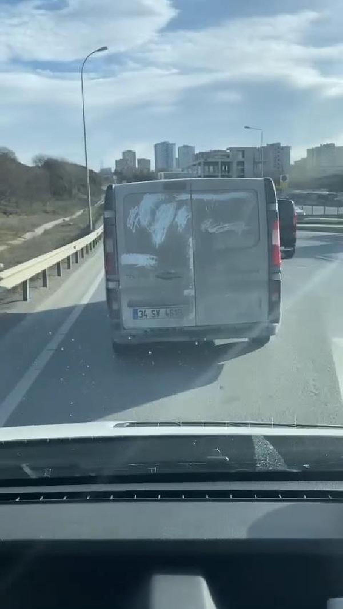 Başakşehir'de ambulansa yol vermeyen sürücü yakalandı