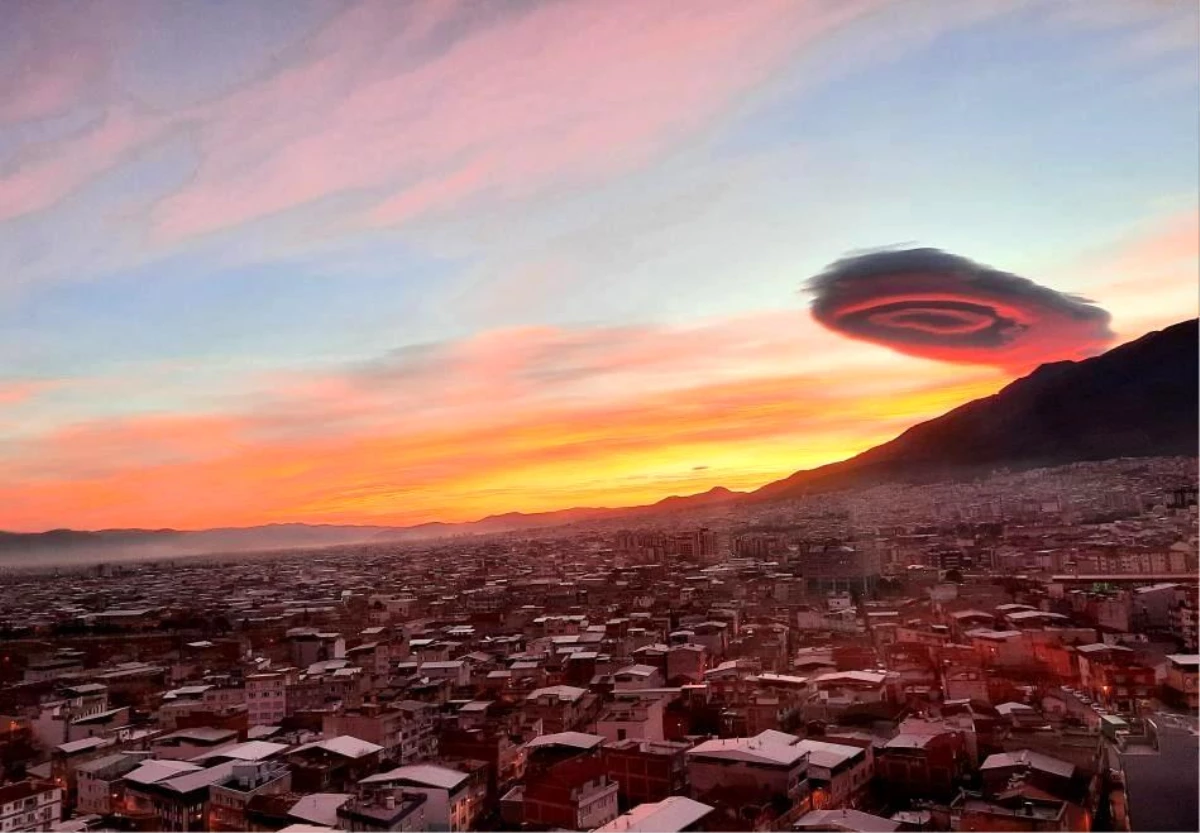 Bursa semalarında Ufo görünümlü bulut