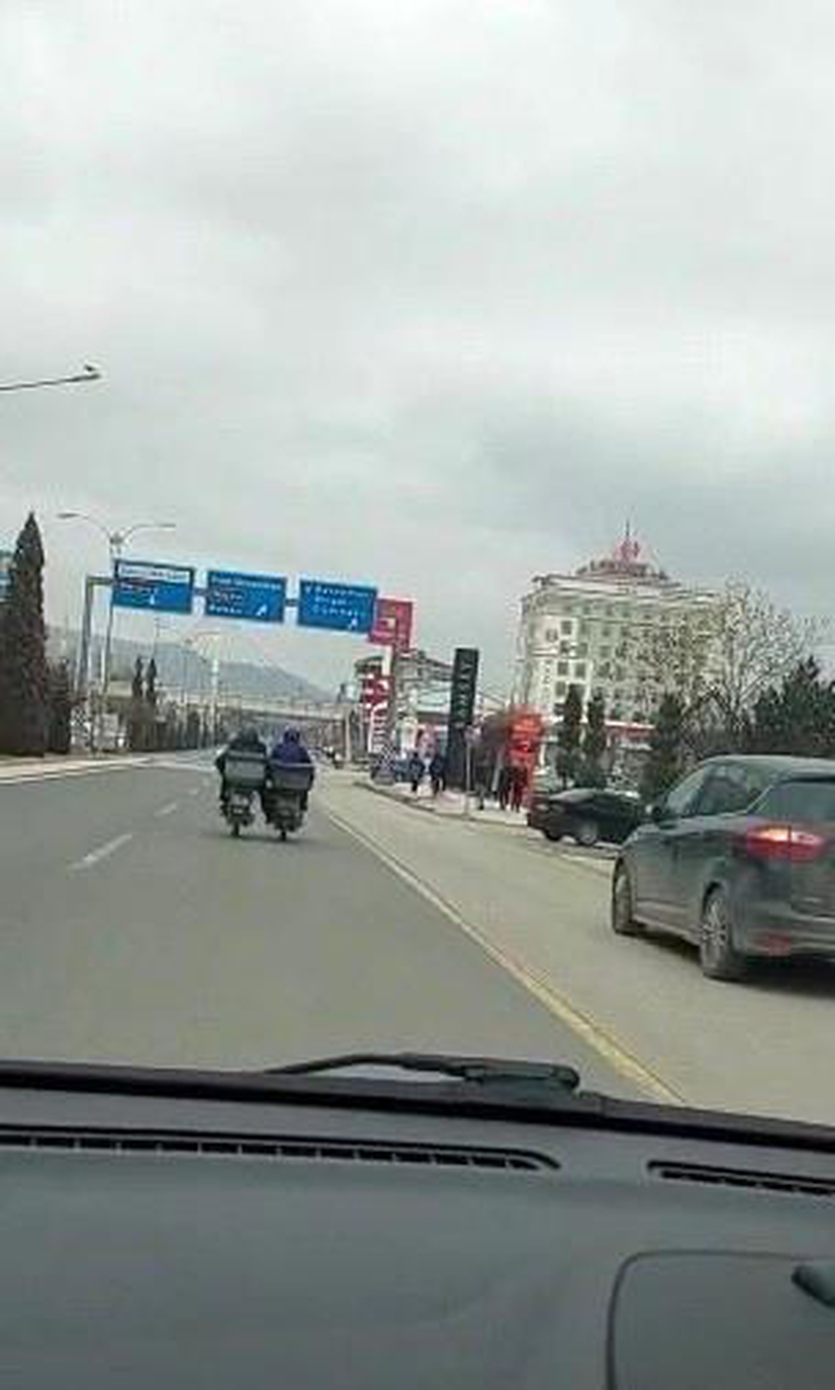 Elazığ\'da kuryelerin tehlikeli yolculuğu