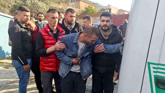 Eşi ve çocuklarına son kez dokunan acılı baba yürekleri dağladı Eşi ve çocuklarına son kez dokunan acılı baba yürekleri dağladı
