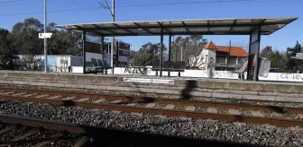 Fransa'da emeklilik yaşının yükseltilmesine karşı binlerce kişi sokağa çıktıProtestolar nedeniyle toplu taşıma durma noktasına geldi, bazı okullar...
