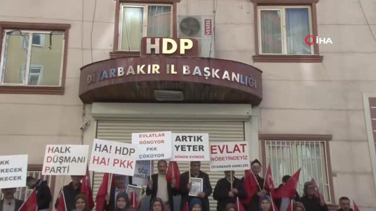 HDP önündeki evlat nöbetine 2 aile daha katıldı