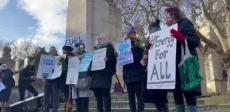 İngiltere'de artan ısınma maliyetleri protesto edildi