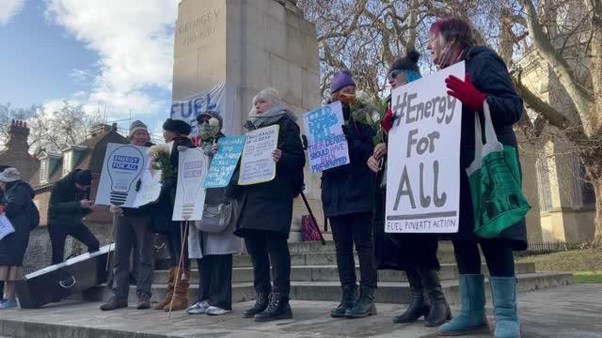 İngiltere'de artan ısınma maliyetleri protesto edildi