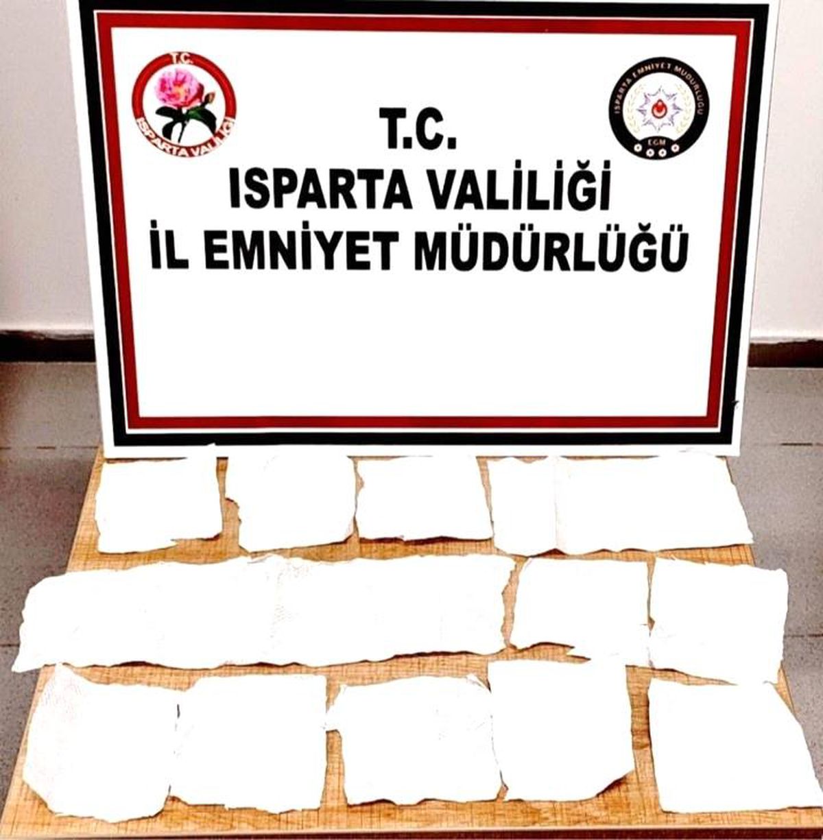 Isparta\'da 3 kişi uyuşturucu sebebiyle tutuklandı