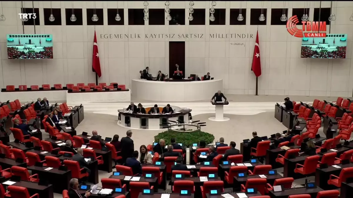 İyi Parti\'nin "Uygur Türklerinin Sorunları Araştırılsın" Önergesi AKP ve MHP\'nin Oylarıyla Reddedildi.