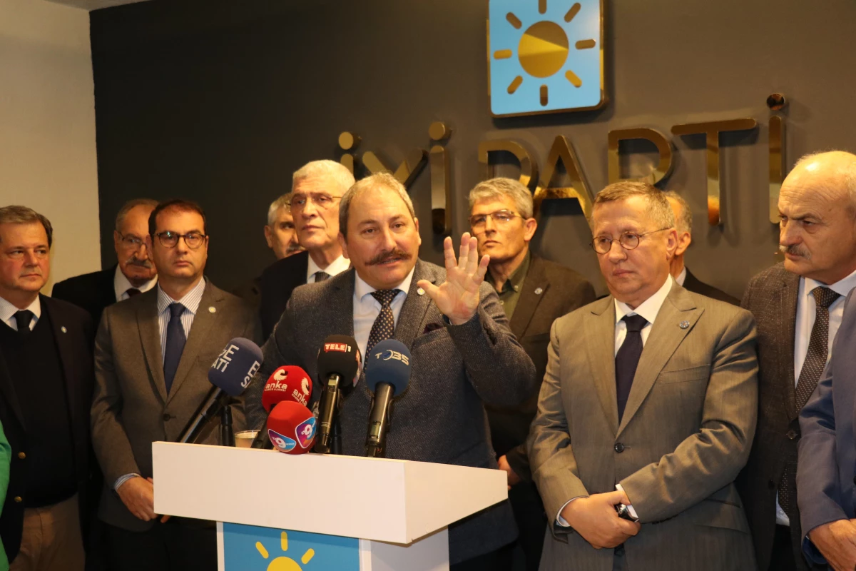 İYİ Partili Akalın\'dan İzmir kongresi öncesi adaylara "eşit mesafe" açıklaması