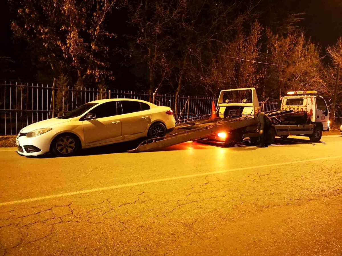 Kayseri\'de alkollü sürücü motosiklete çarptı: 2 yaralı
