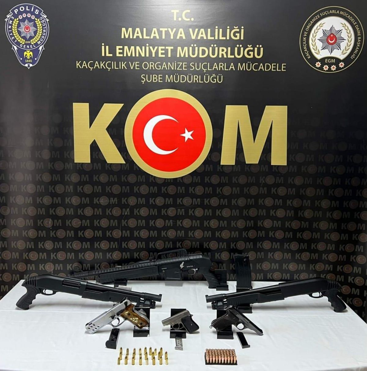 Malatya\'da bir iş yerinde 6 ruhsatsız silah ele geçirildi