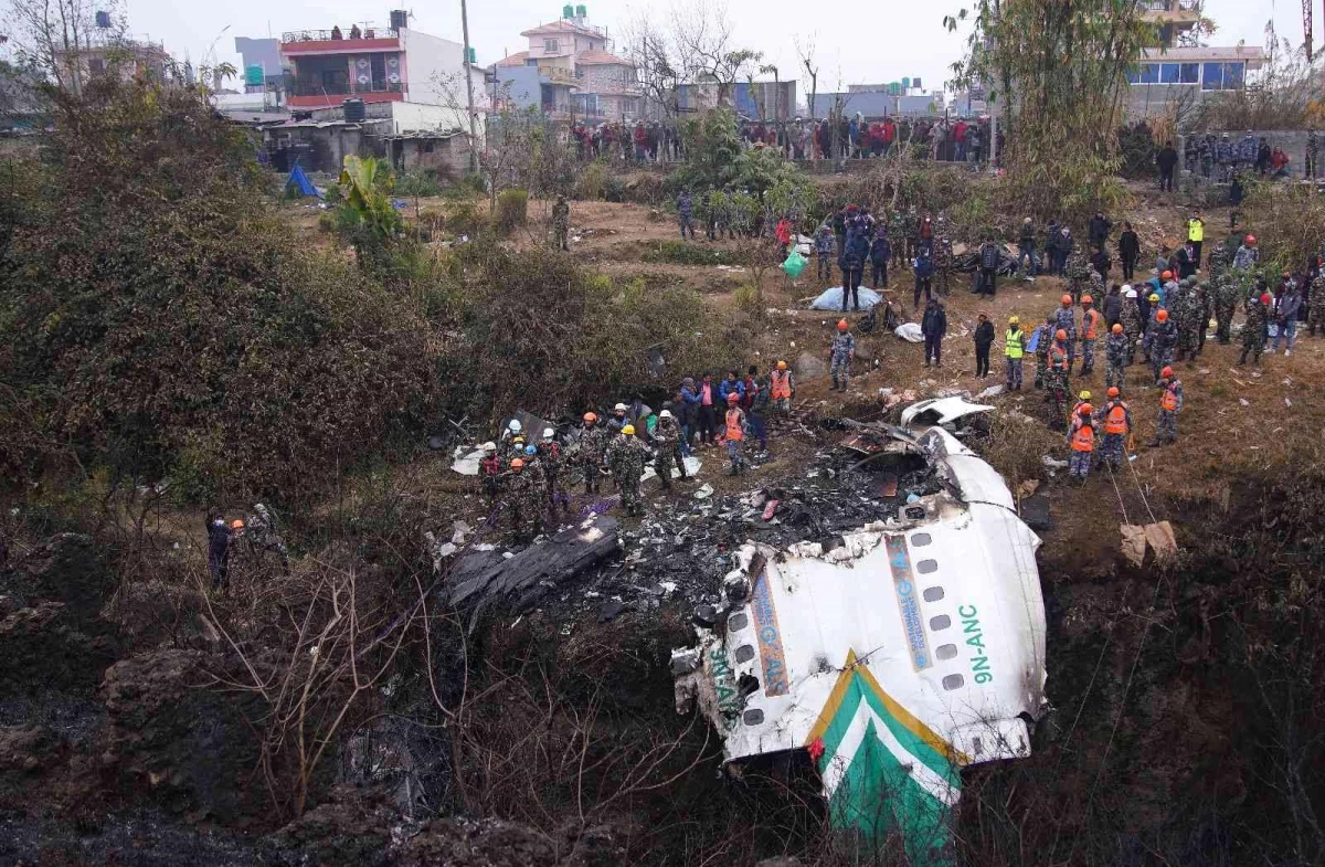 Nepal\'de düşen yolcu uçağındaki cansız bedenlerin tümü bulundu